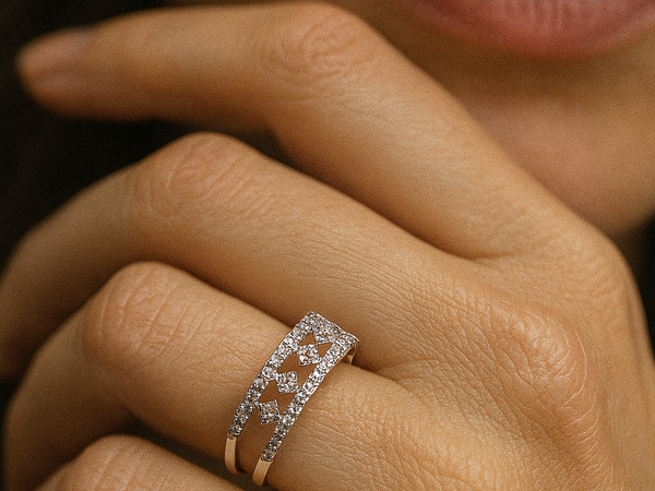 a lady wearing silver ring