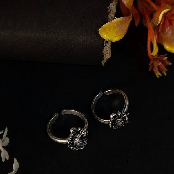 92.5 Sterling Silver Handcrafted Peacock Motif Toe Rings (Bichhiya)
