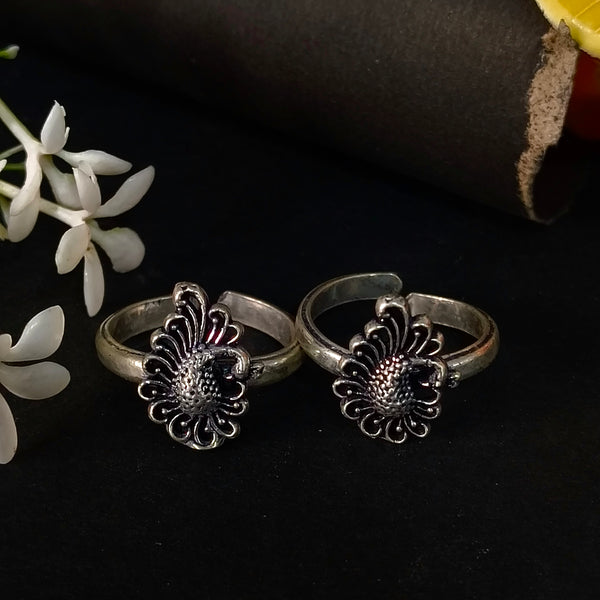 92.5 Sterling Silver Handcrafted Peacock Motif Toe Rings (Bichhiya)