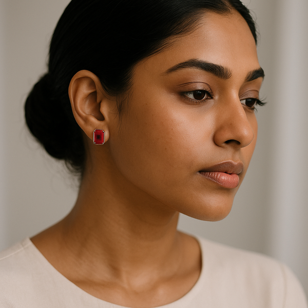 Silver Ruby solitaire Top