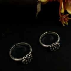 92.5 Sterling Silver Oxidized Rose Bloom Toe Rings (Bichhiya)